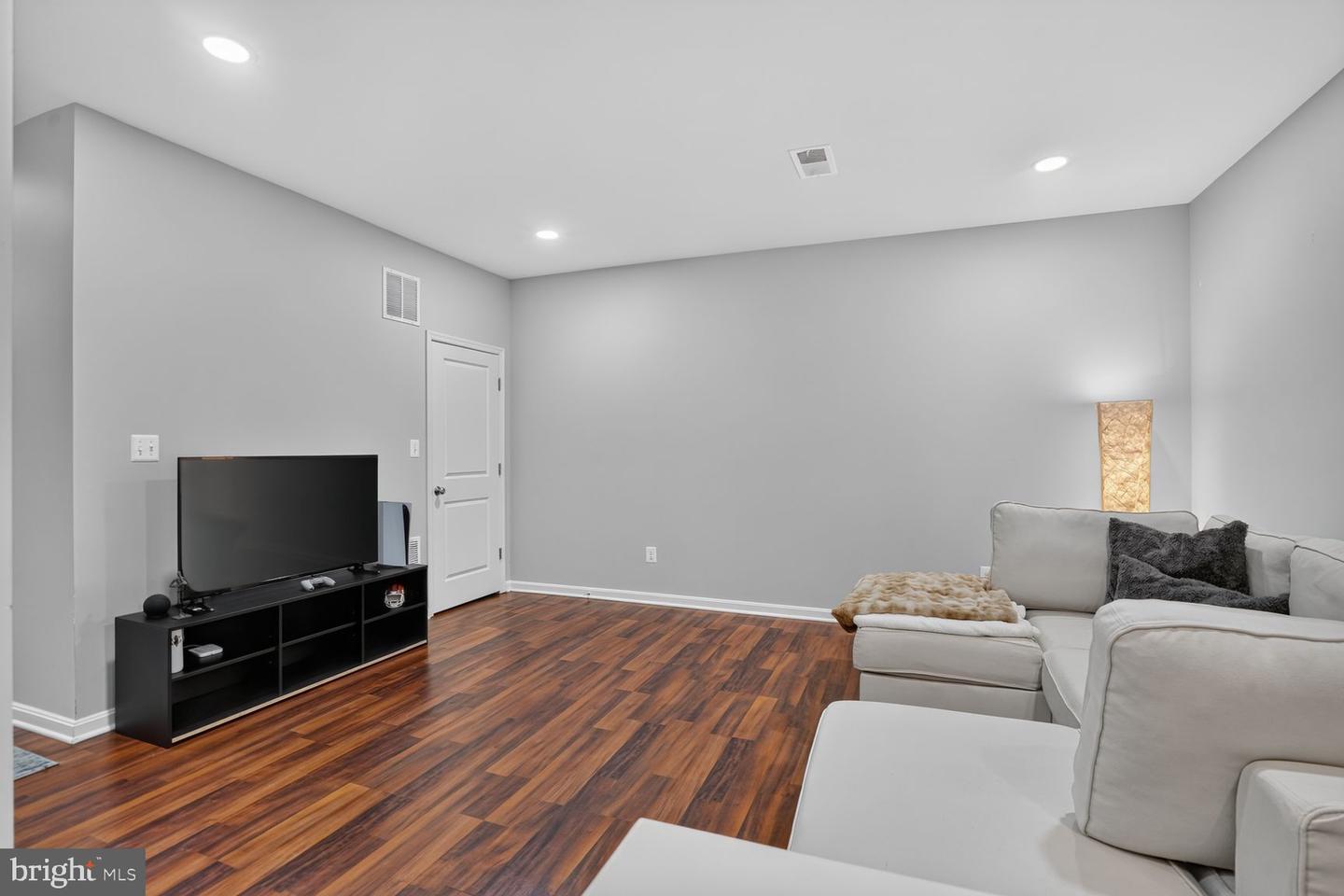 42290 Peregrine Ter Property Photo 27