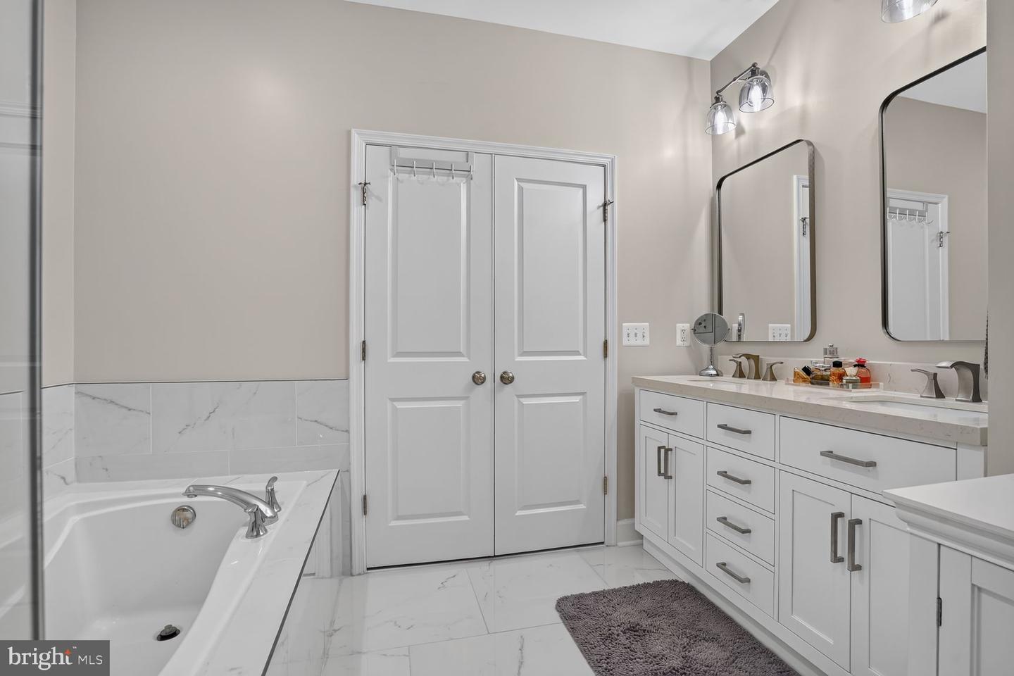 42290 Peregrine Ter Property Photo 32