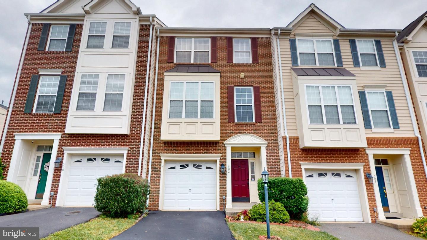 502 LEGRACE TER NE Property Photo 1