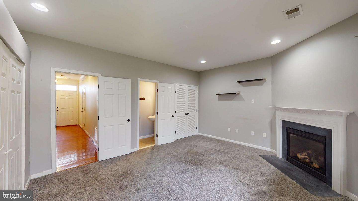 502 Legrace Ter Ne Property Photo 4
