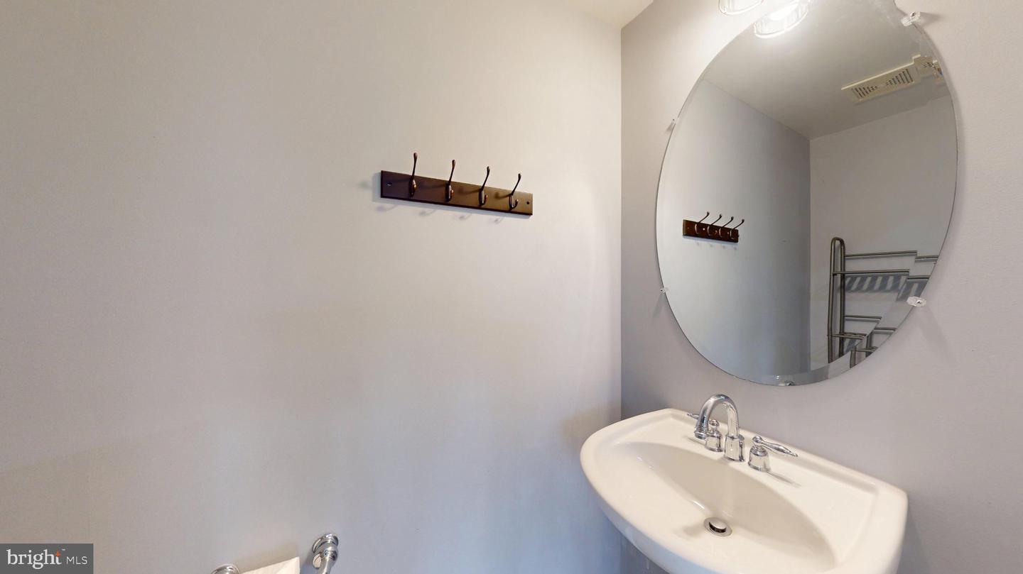 502 Legrace Ter Ne Property Photo 5