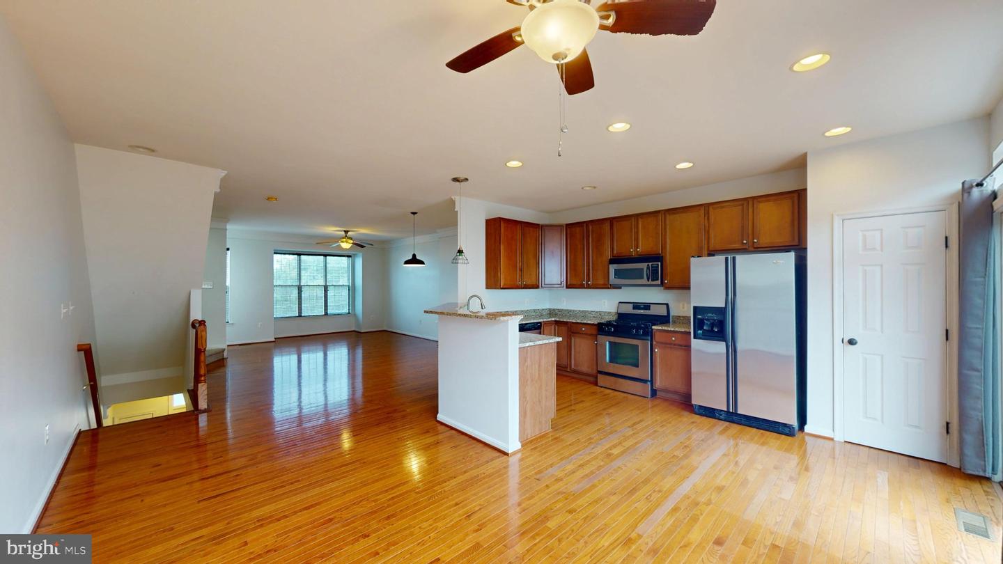 502 Legrace Ter Ne Property Photo 6