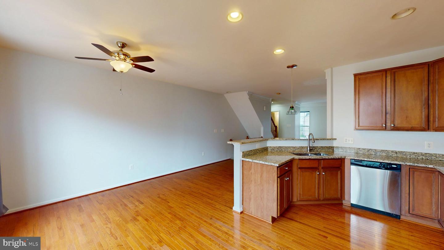 502 Legrace Ter Ne Property Photo 7