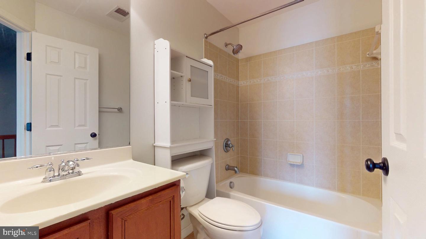 502 Legrace Ter Ne Property Photo 23