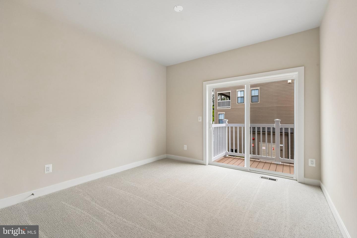 20167 Northpark Dr Property Photo 11