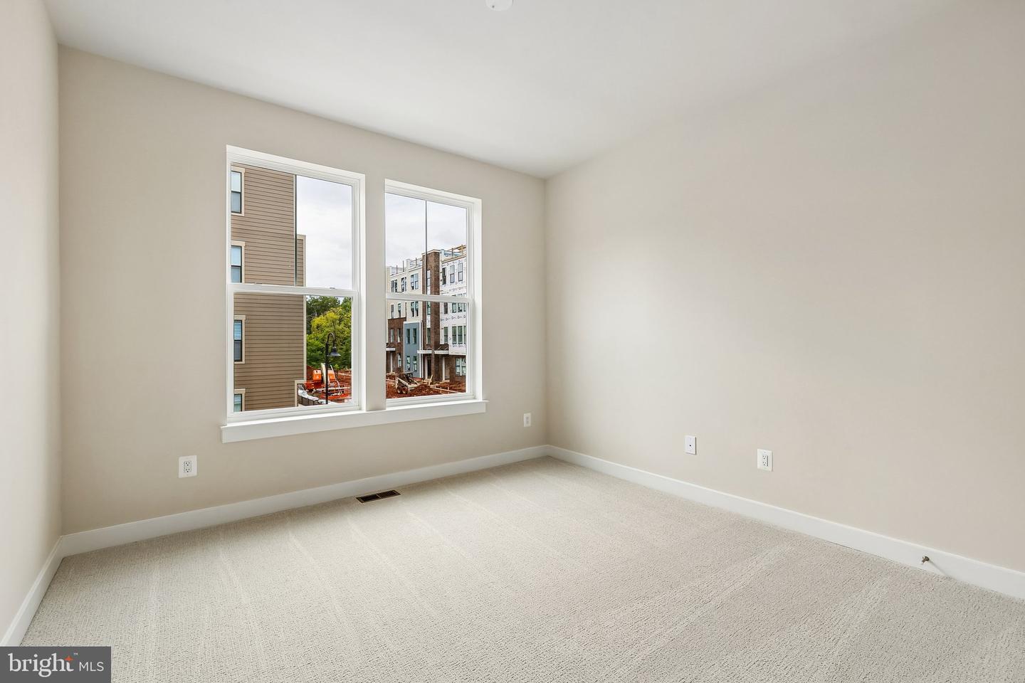 20167 Northpark Dr Property Photo 12