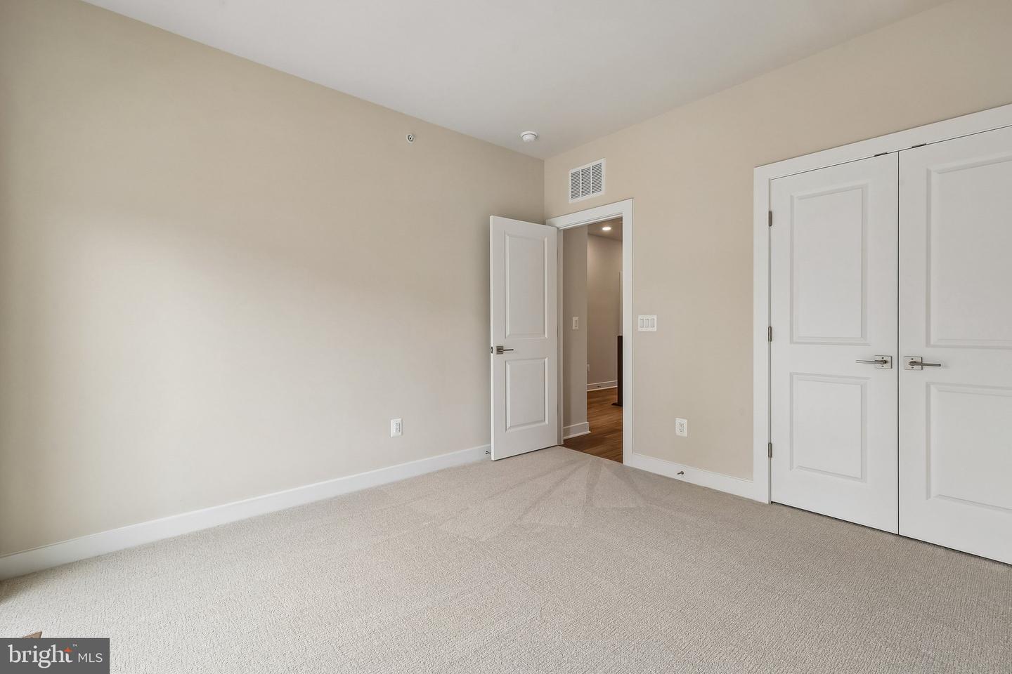 20167 Northpark Dr Property Photo 13