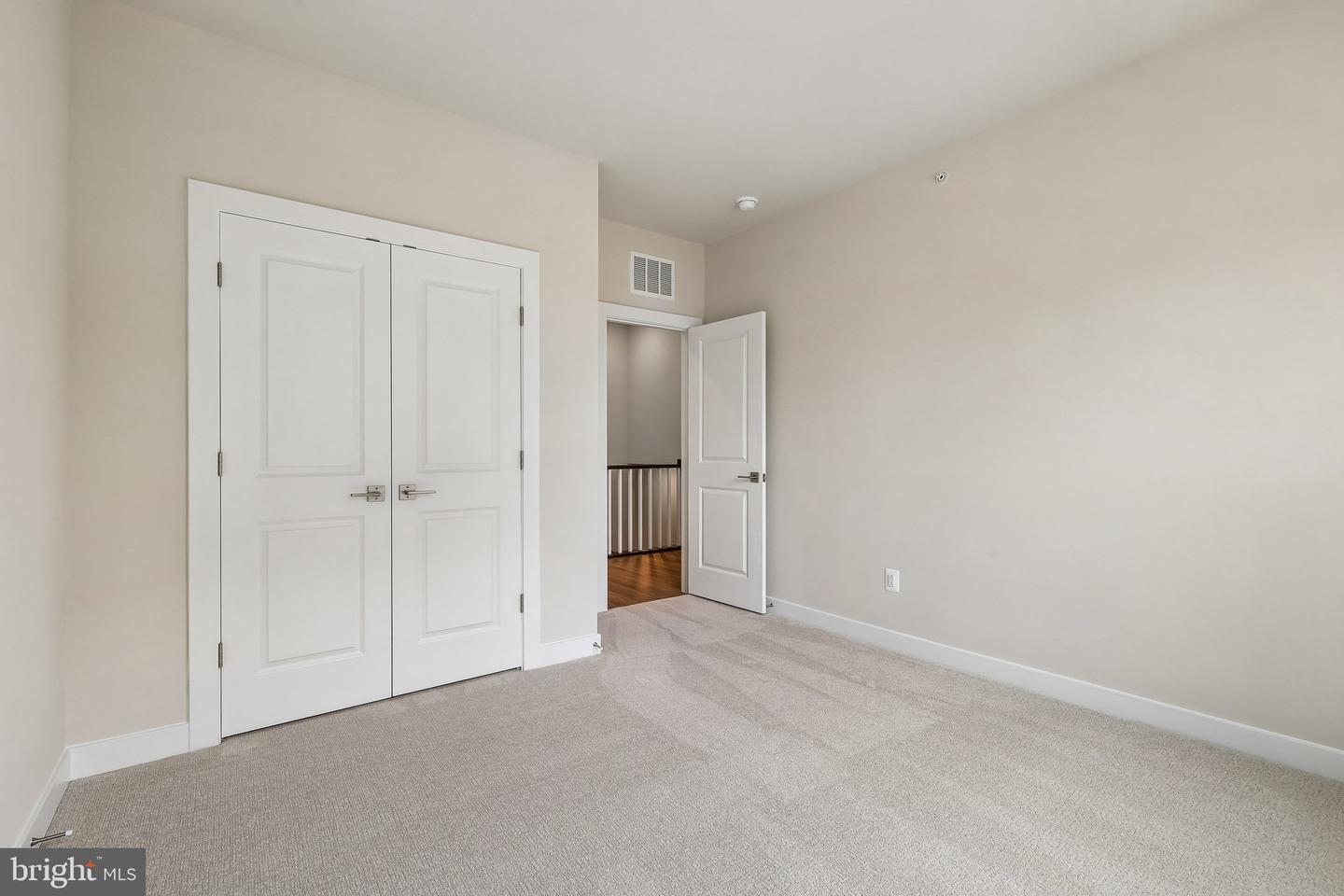 20167 Northpark Dr Property Photo 14