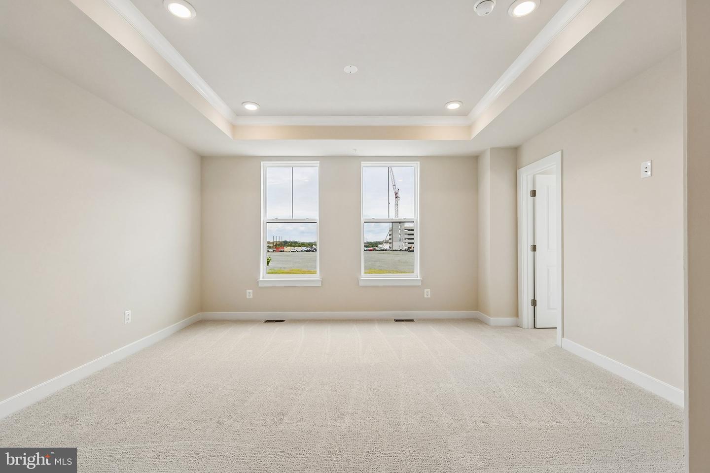 20167 Northpark Dr Property Photo 18