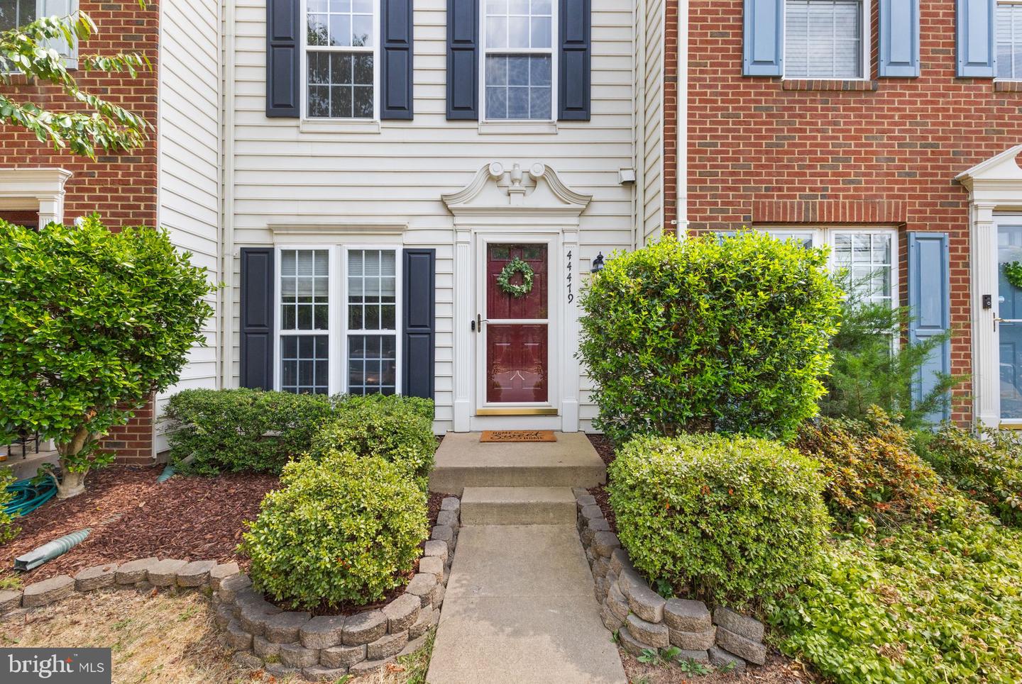 44479 Watertown Ter Property Photo 2