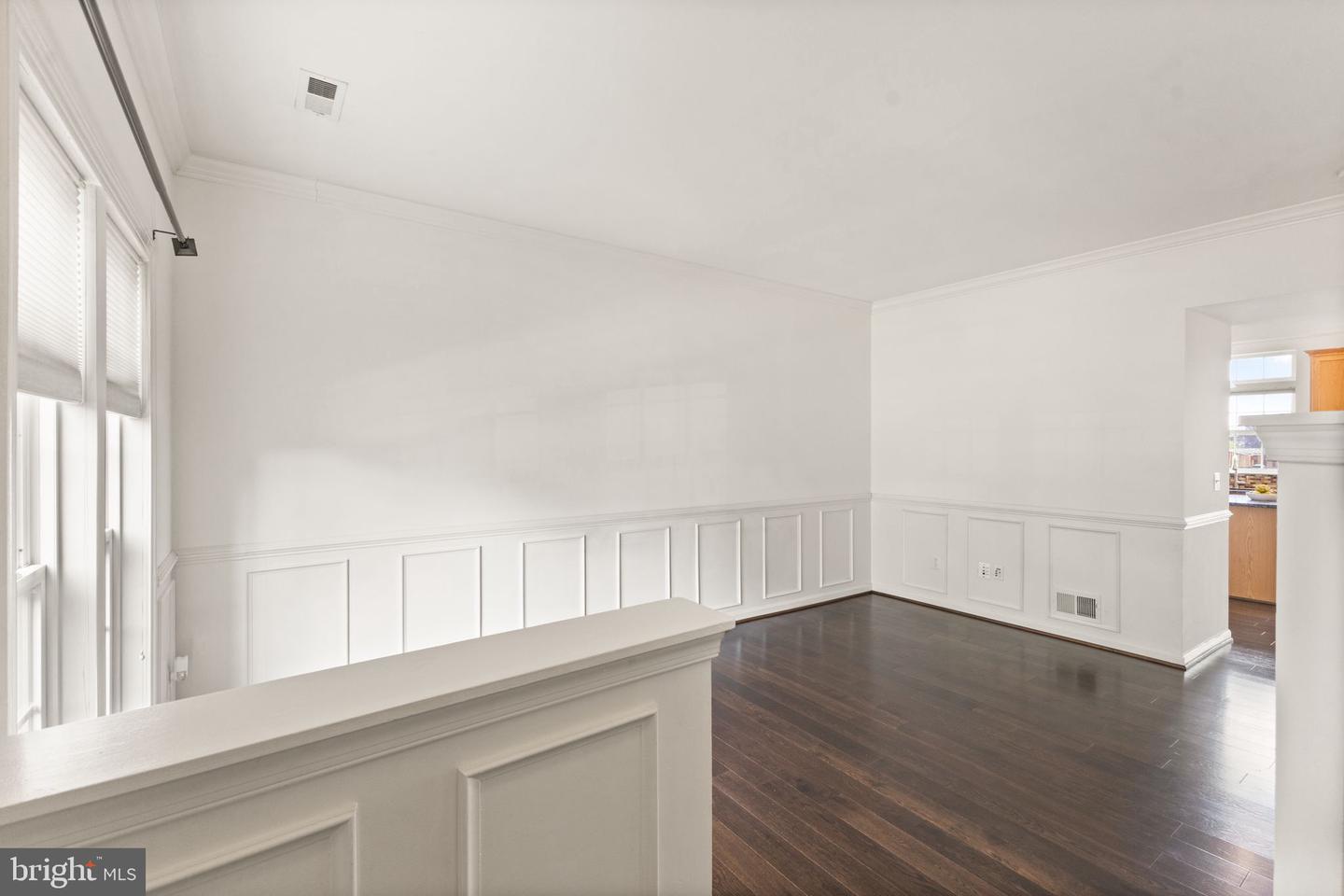 44479 Watertown Ter Property Photo 4