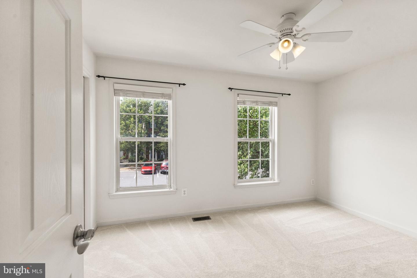 44479 Watertown Ter Property Photo 22