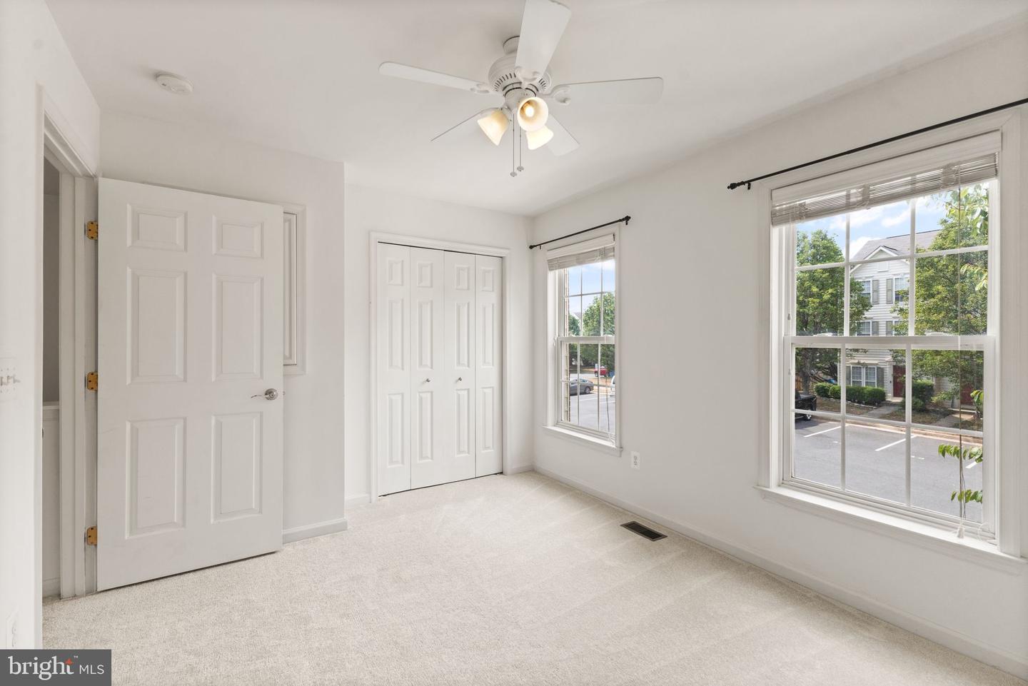 44479 Watertown Ter Property Photo 23