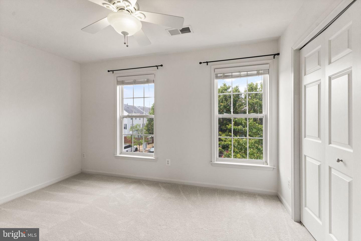 44479 Watertown Ter Property Photo 35