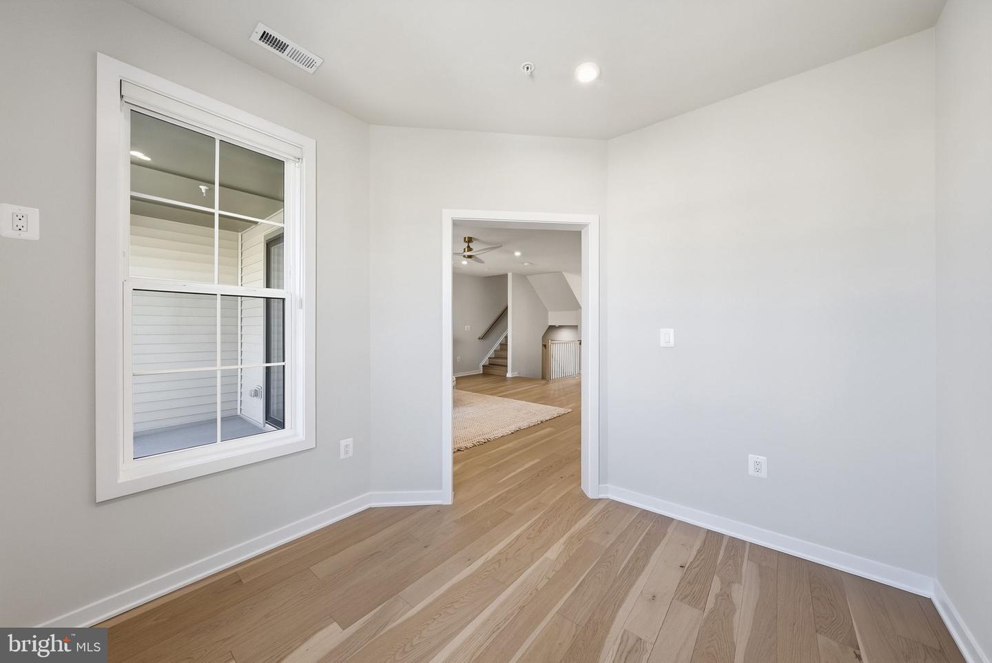 43556 Centergate Dr Property Photo 23