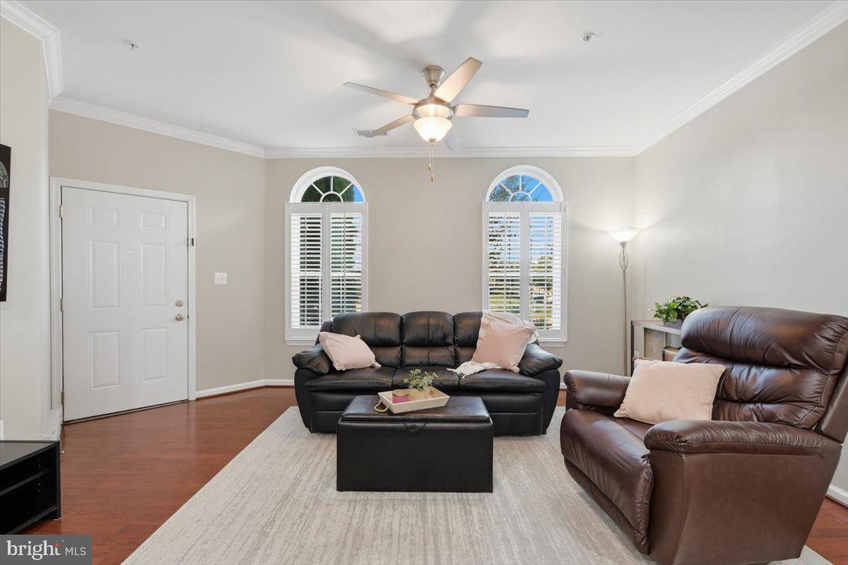 42571 Burbank Ter Property Photo 10