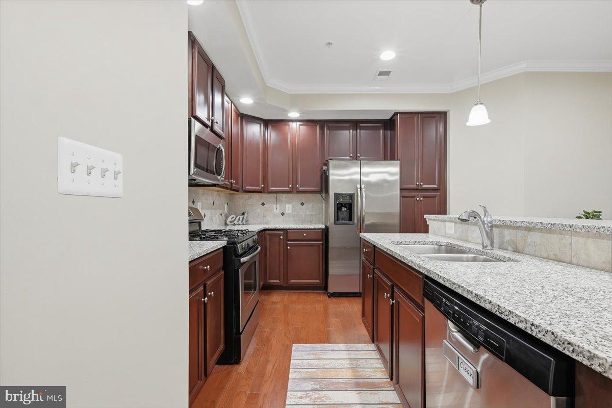 42571 Burbank Ter Property Photo 13