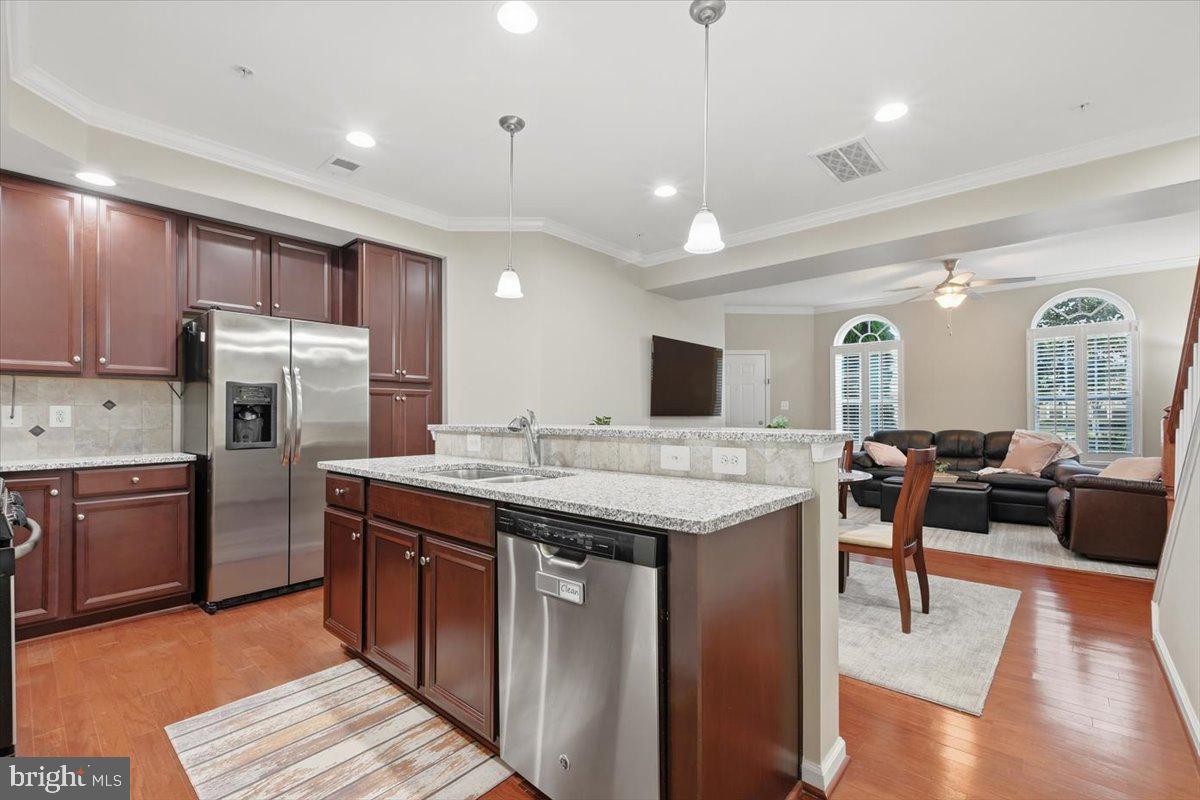 42571 Burbank Ter Property Photo 14