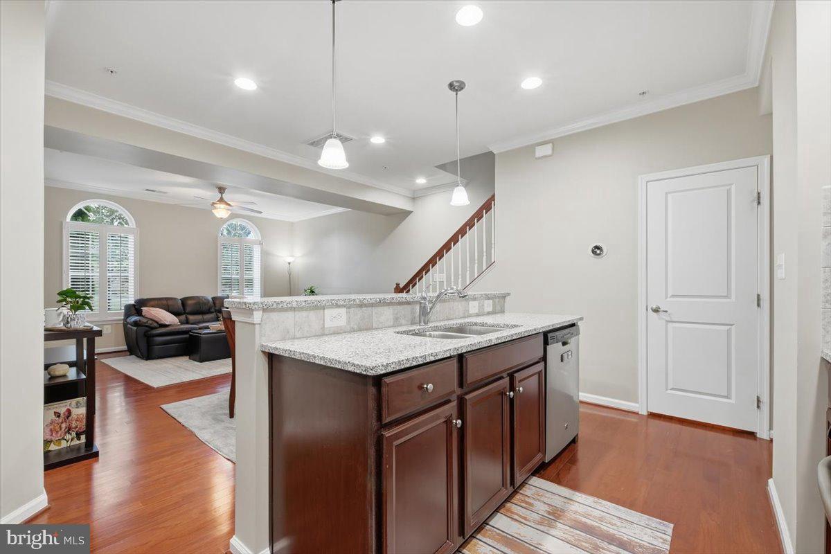 42571 Burbank Ter Property Photo 16