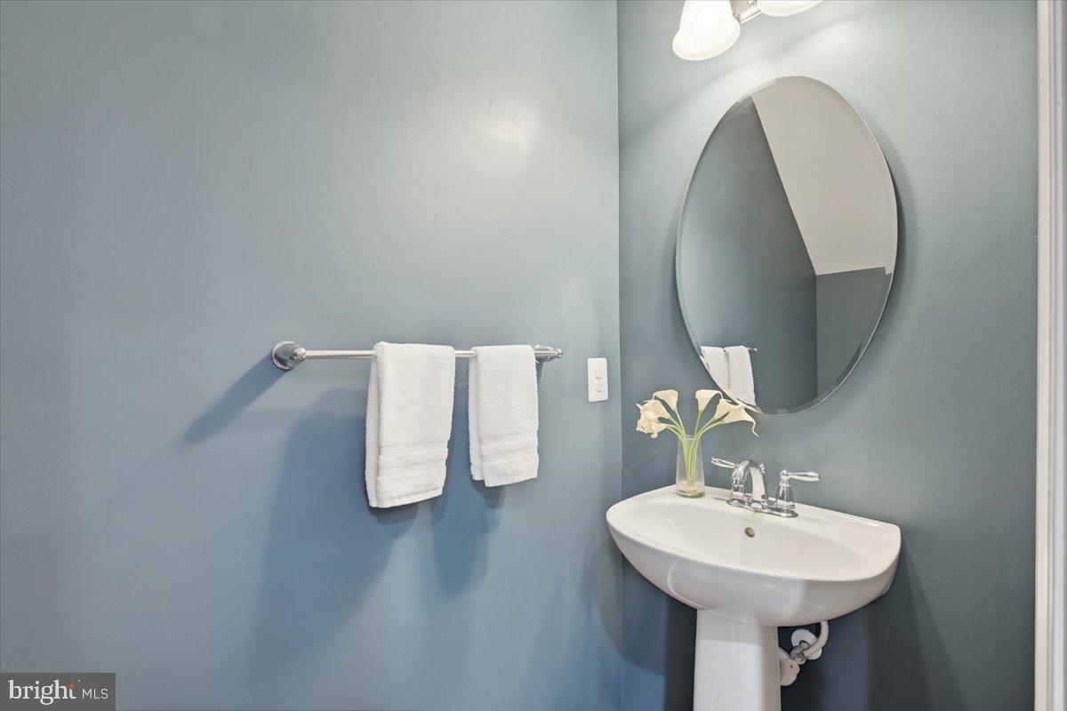 42571 Burbank Ter Property Photo 17