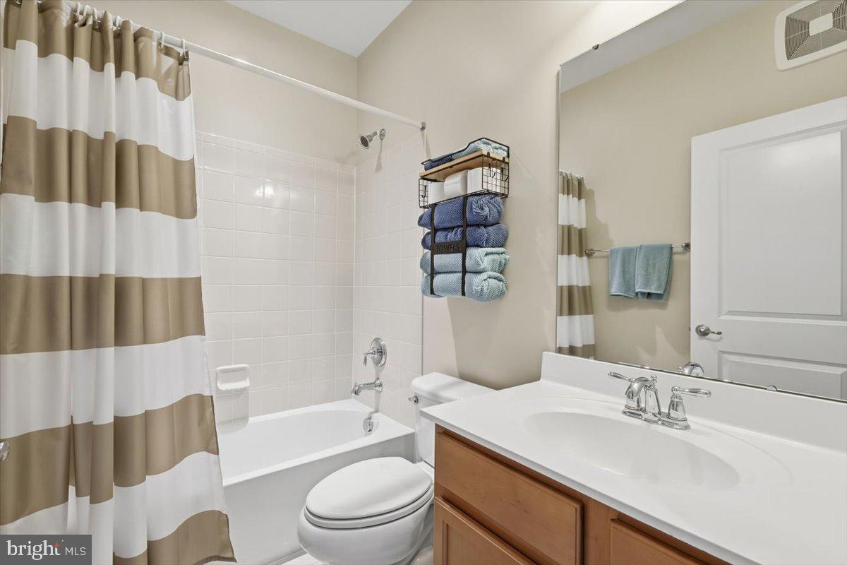 42571 Burbank Ter Property Photo 23
