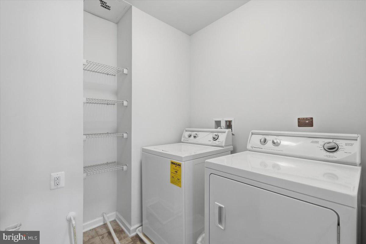 42571 Burbank Ter Property Photo 24