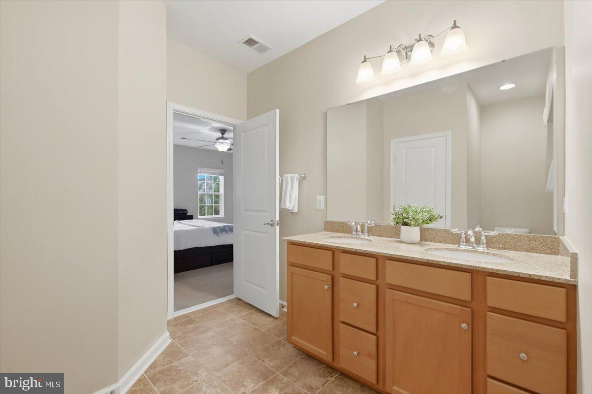 42571 Burbank Ter Property Photo 31