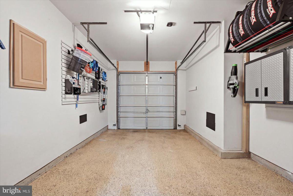 42571 Burbank Ter Property Photo 33