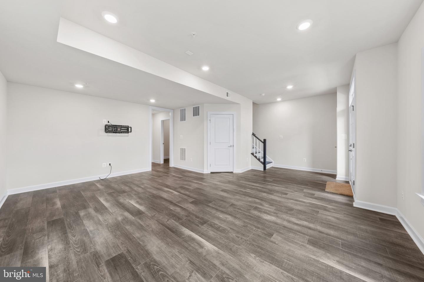42679 Asgard Ter Property Photo 5