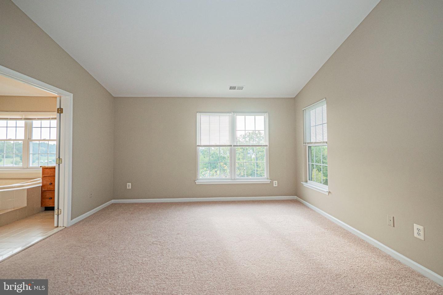 22619 Upperville Heights Sq Property Photo 17