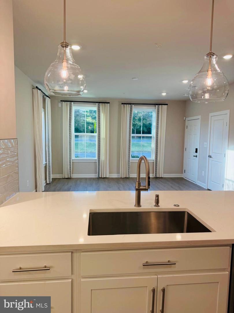 43791 Metro Ter Property Photo 4