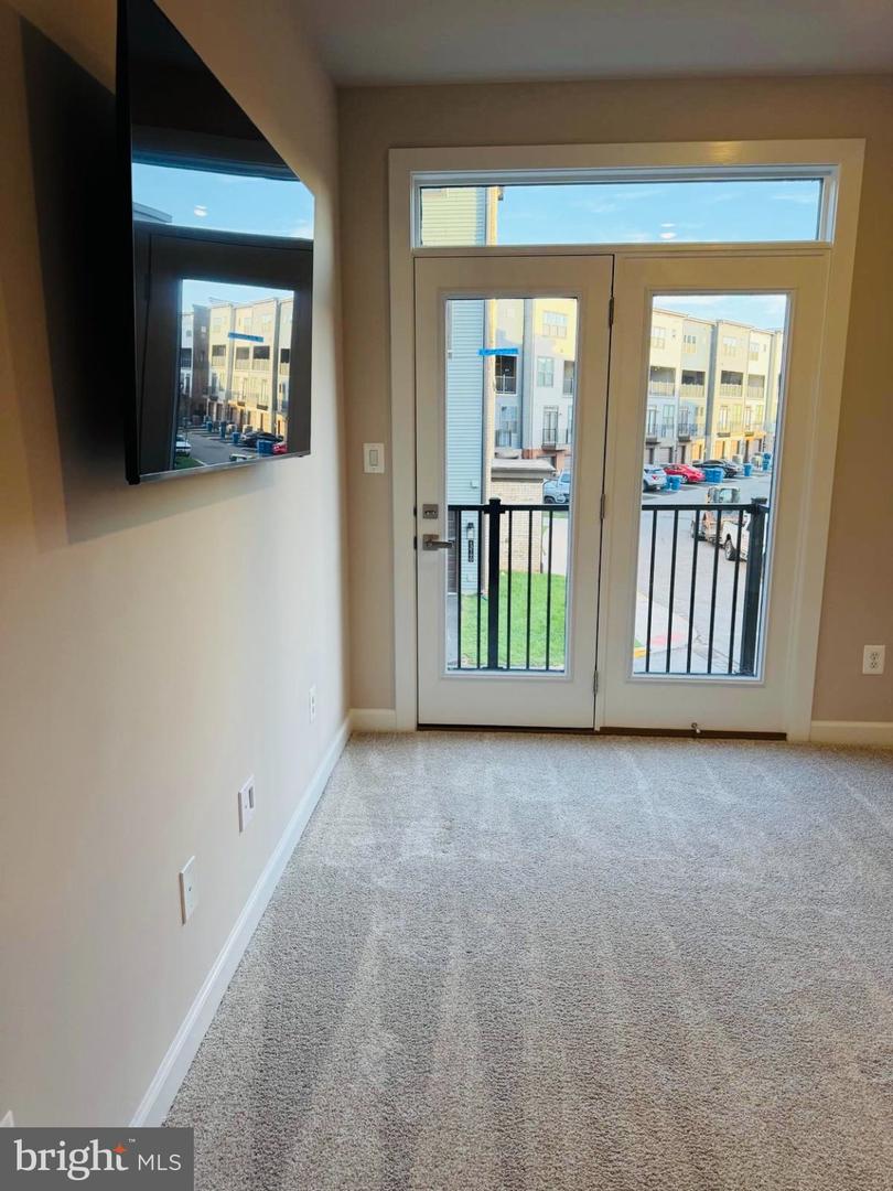 43791 Metro Ter Property Photo 32