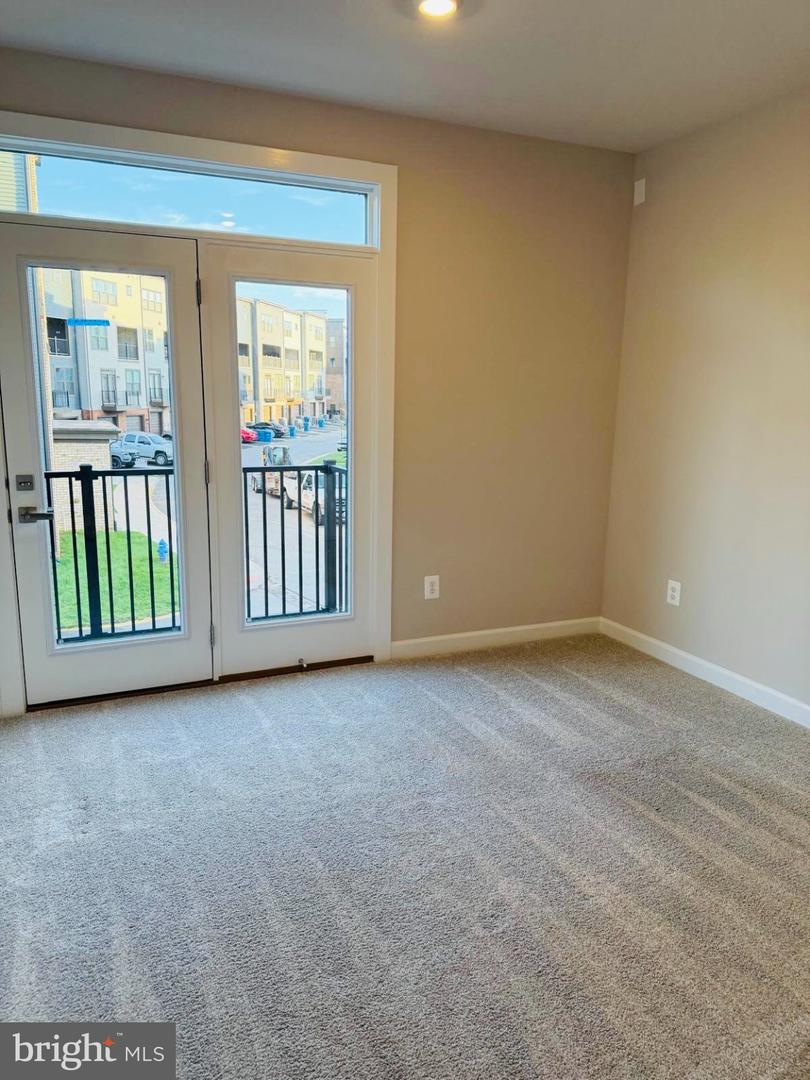 43791 Metro Ter Property Photo 33