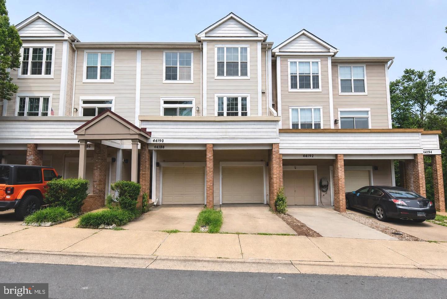 44190 MOSSY BROOK SQ Property Photo 1