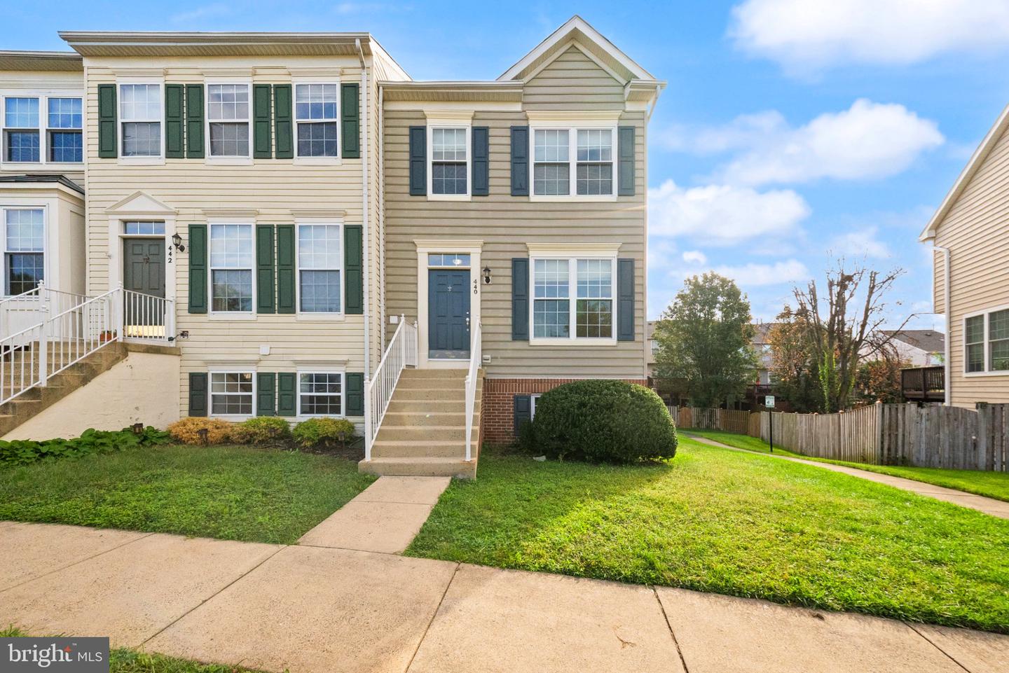 440 Andromeda Ter Ne Property Photo 3