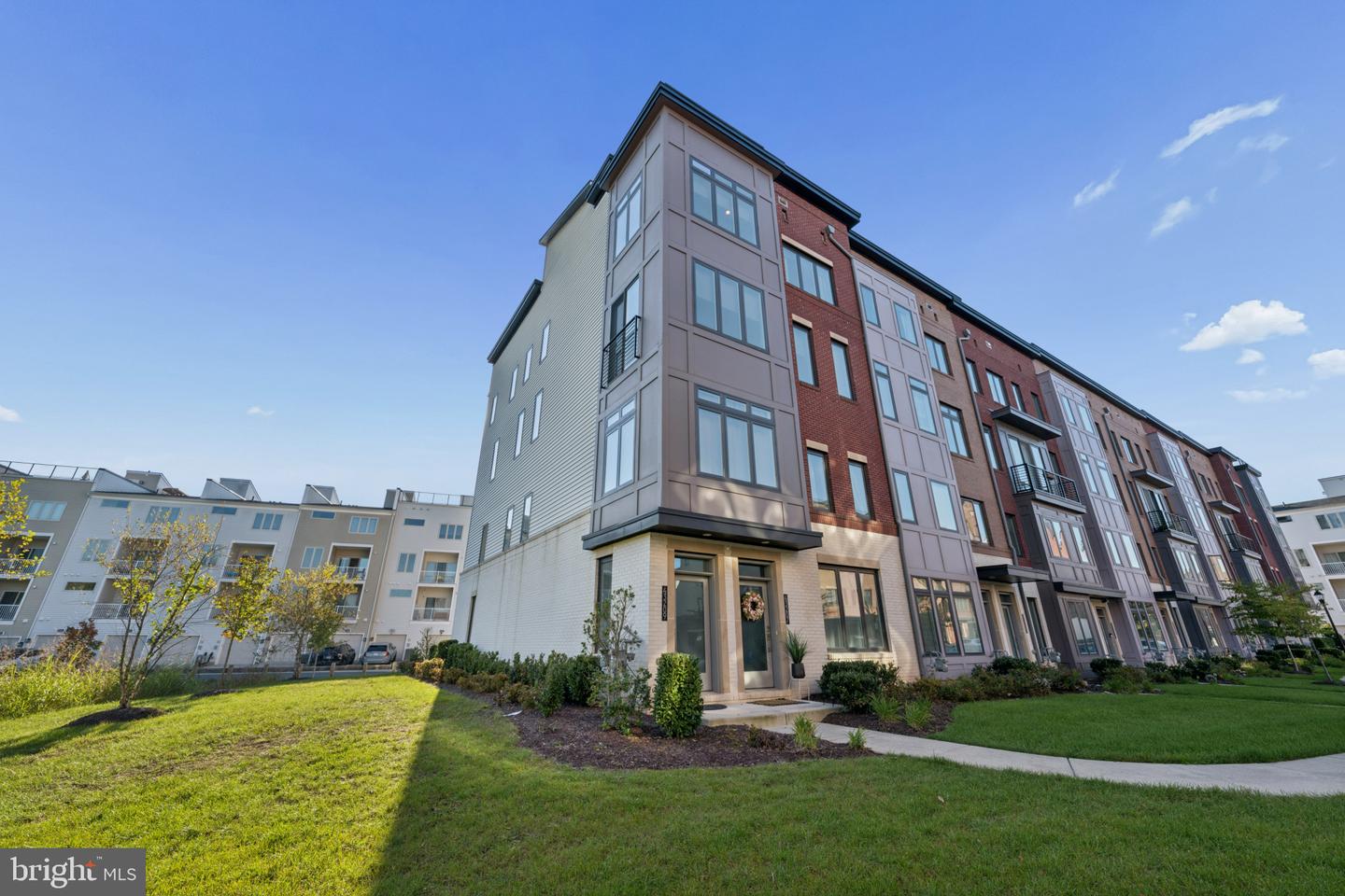 43209 MONGOLD SQ Property Photo 1