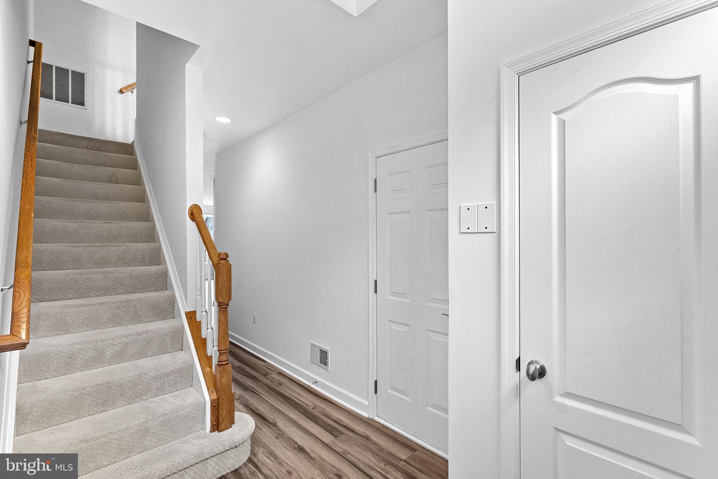 42525 Magellan Sq Property Photo 4