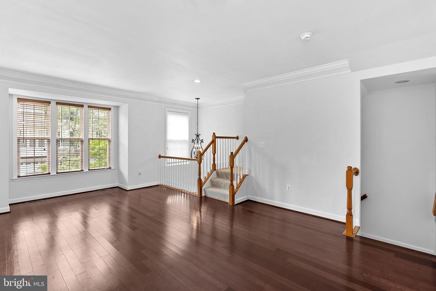 42525 Magellan Sq Property Photo 6