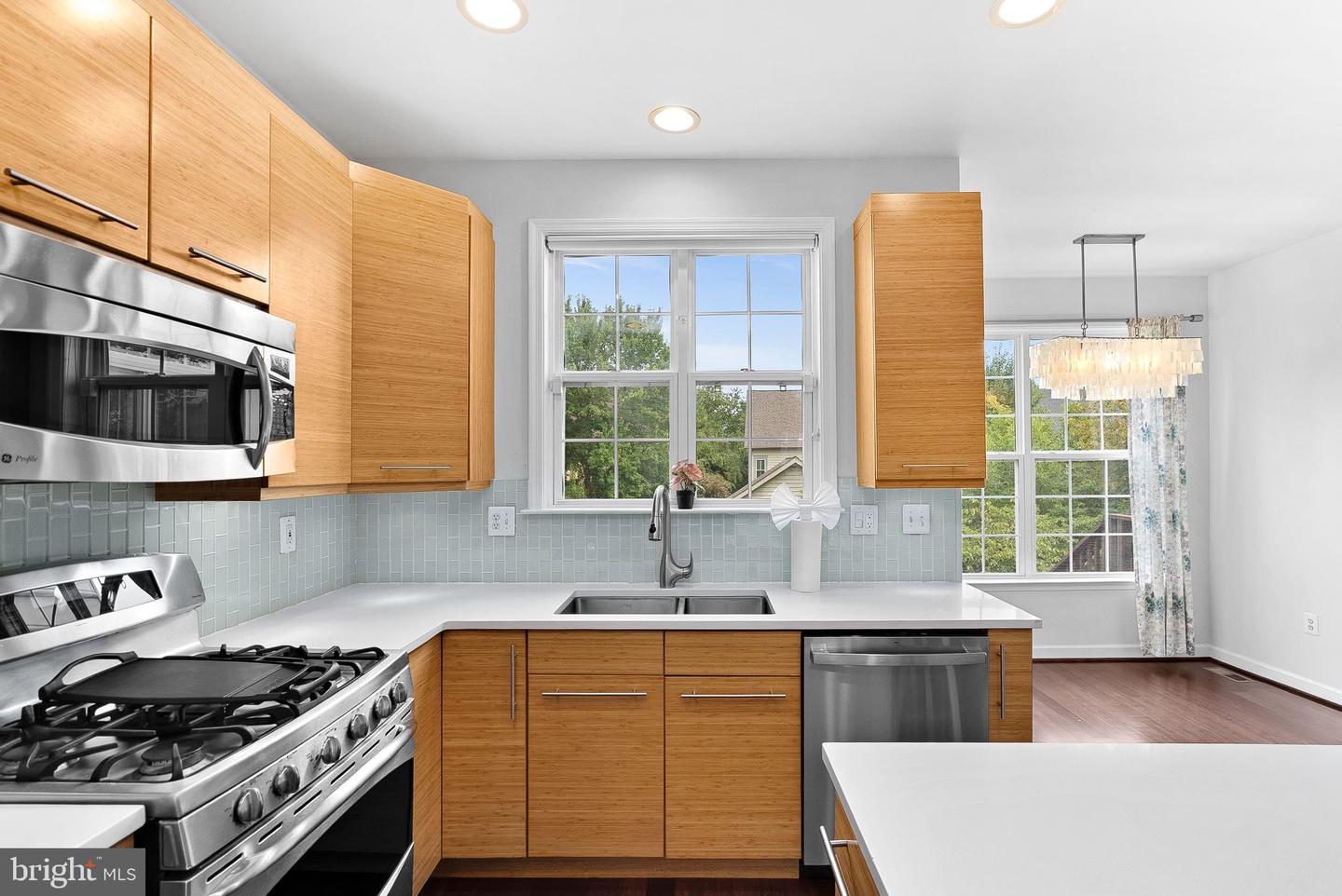 42525 Magellan Sq Property Photo 14