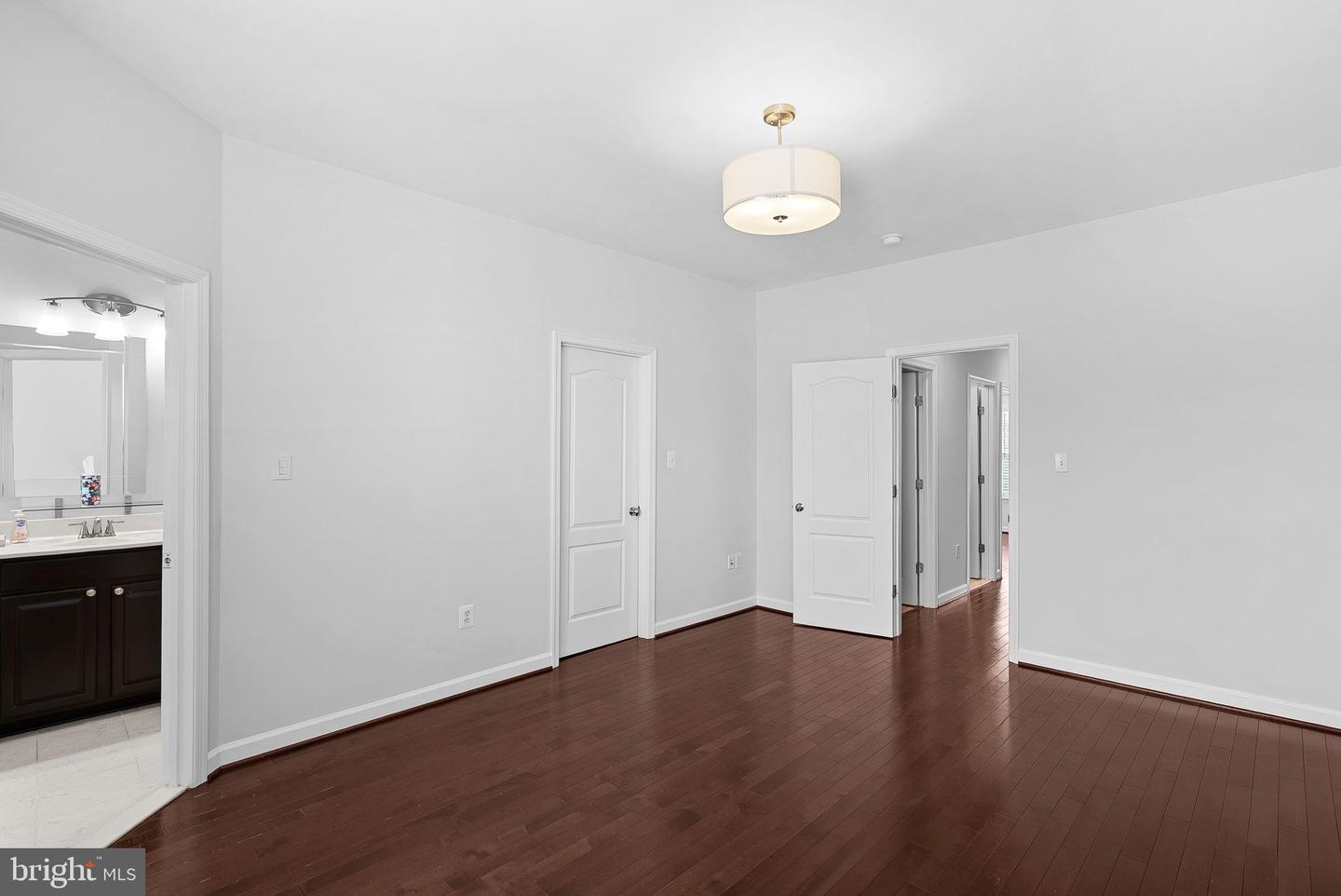 42525 Magellan Sq Property Photo 27