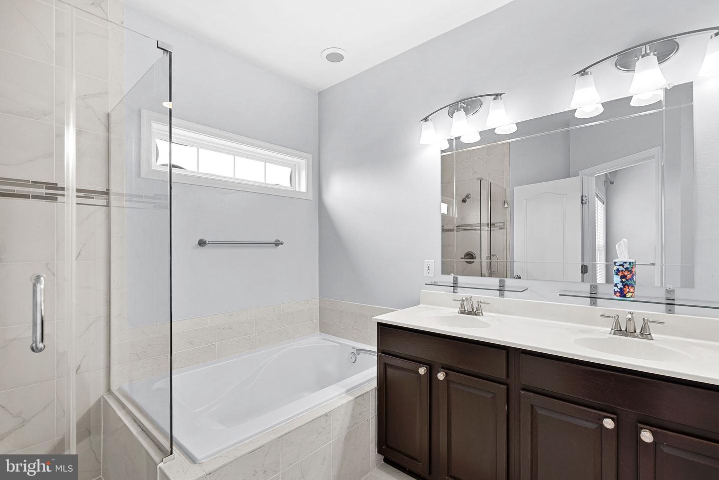 42525 Magellan Sq Property Photo 30