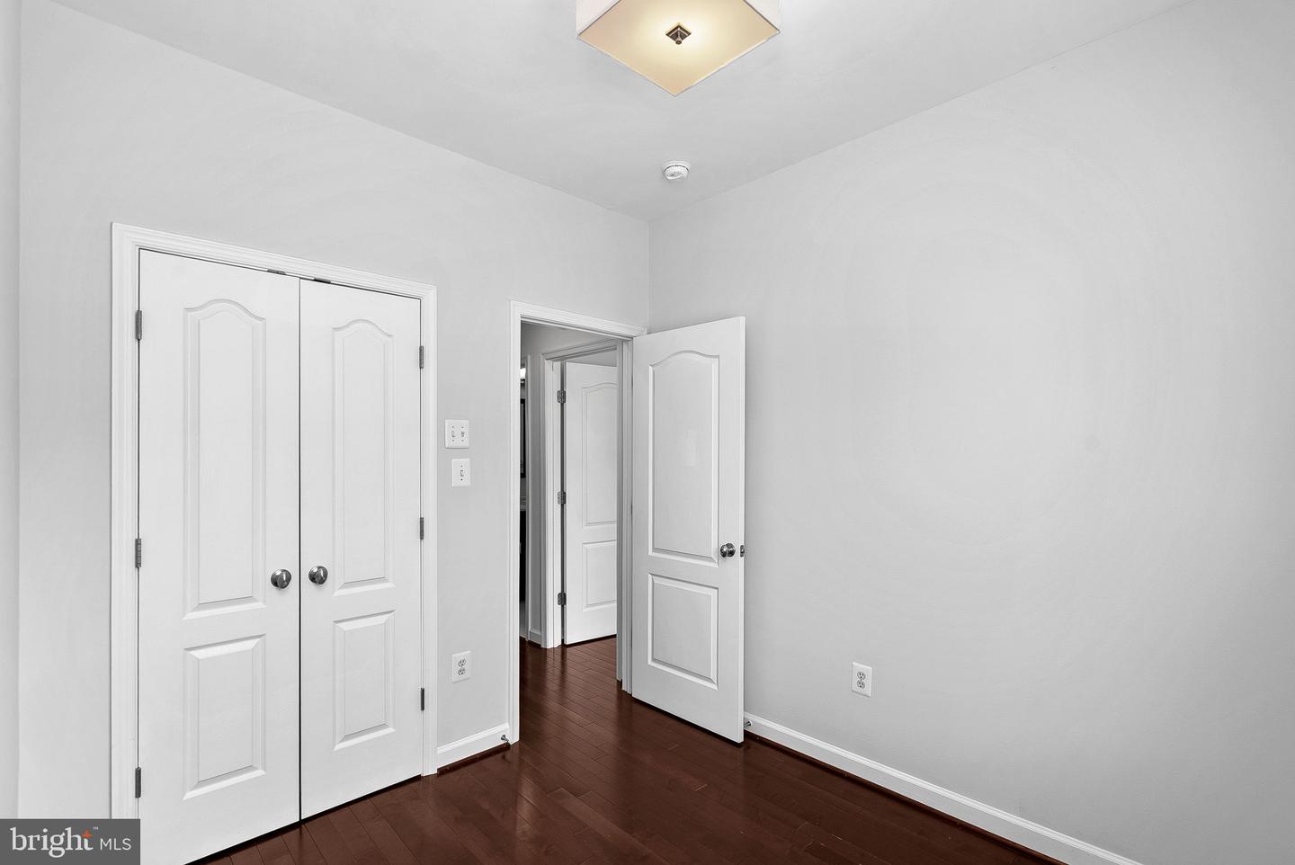 42525 Magellan Sq Property Photo 34
