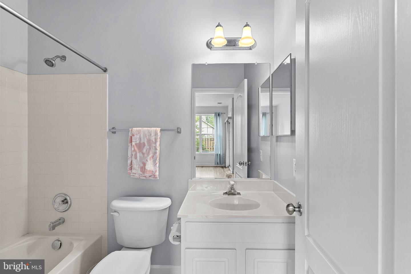 42525 Magellan Sq Property Photo 43