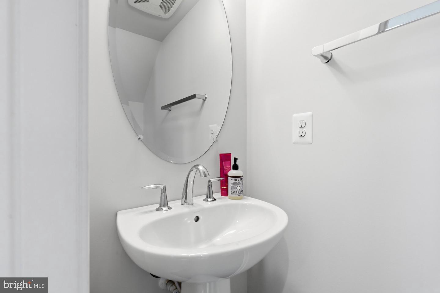 43728 Transit Sq Property Photo 15