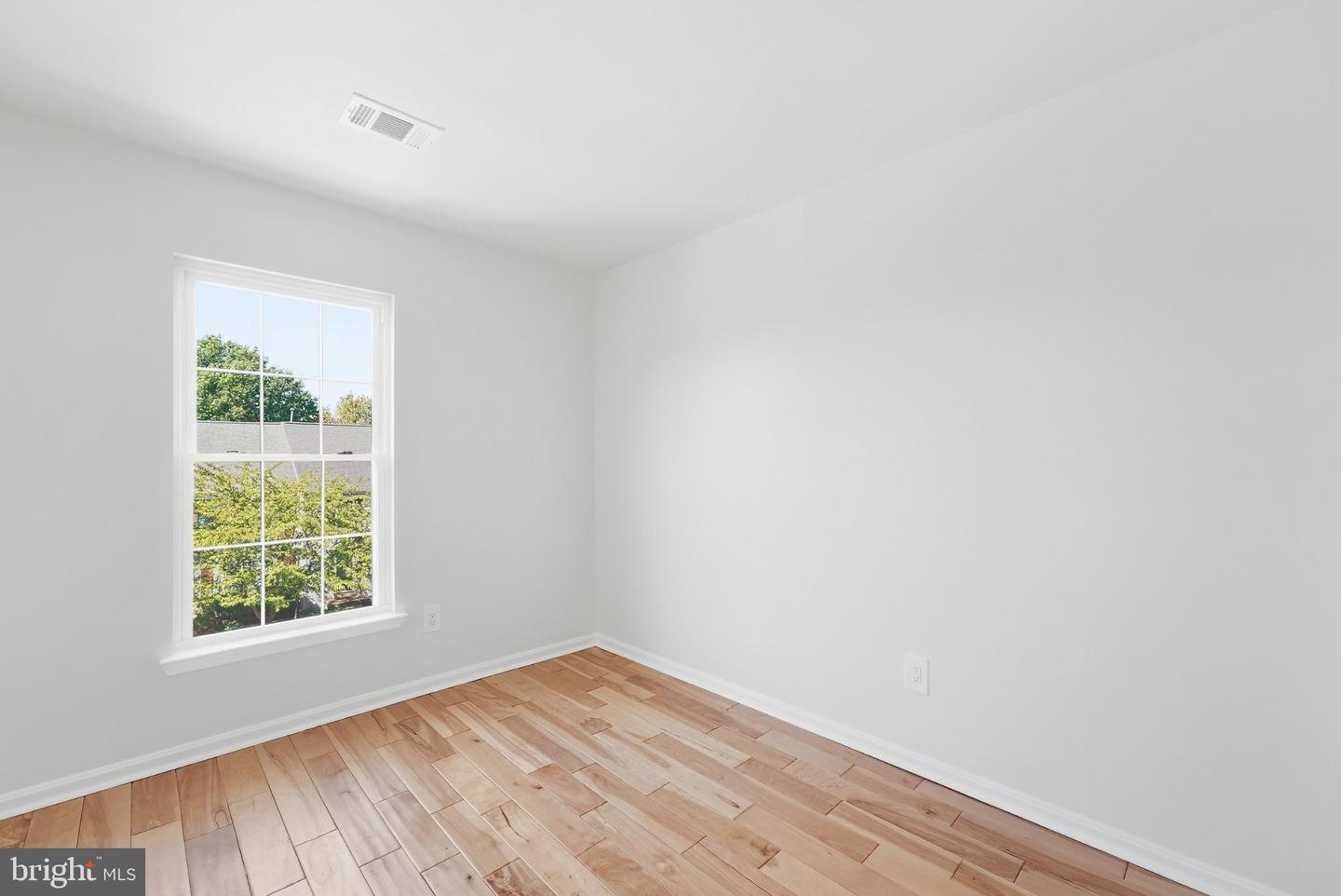 22055 Manning Sq Property Photo 23