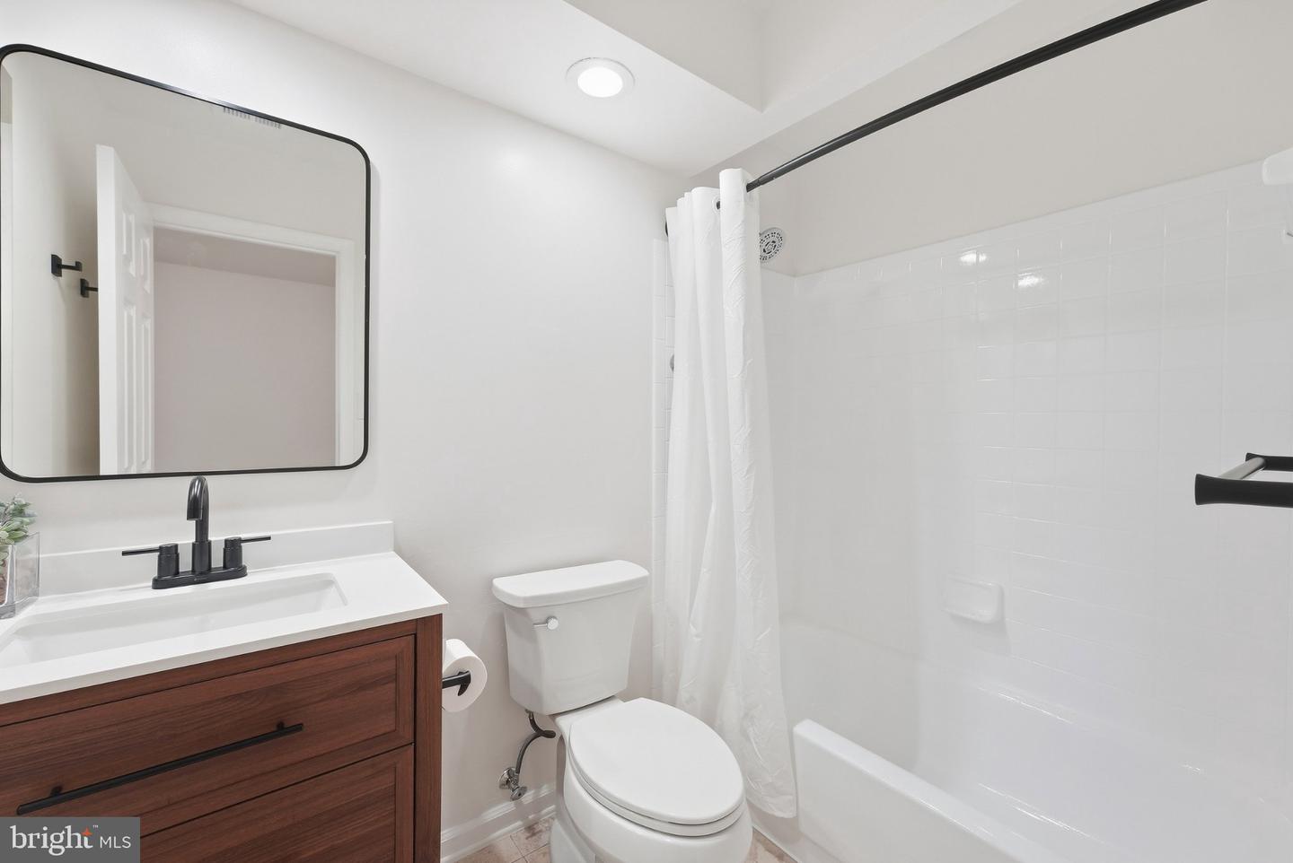 22055 Manning Sq Property Photo 28