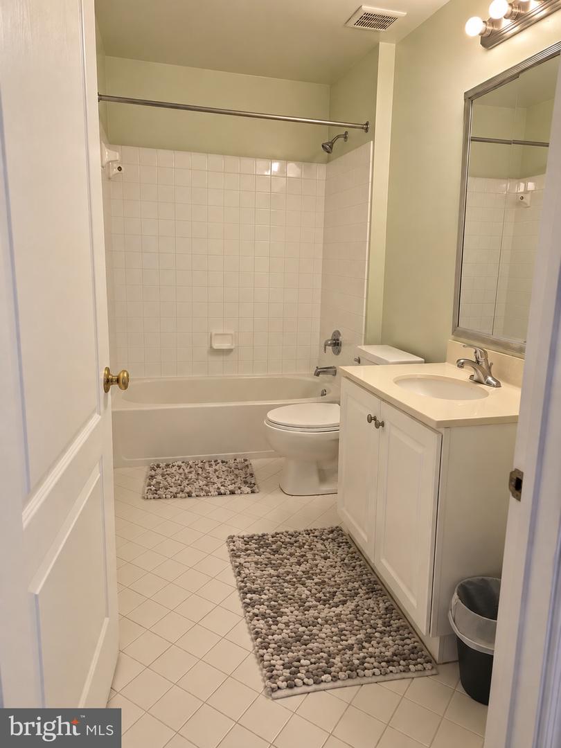 25508 Crossfield Dr Property Photo 28