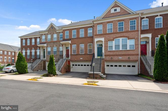 22052 Dilworth Sq Property Photo 2