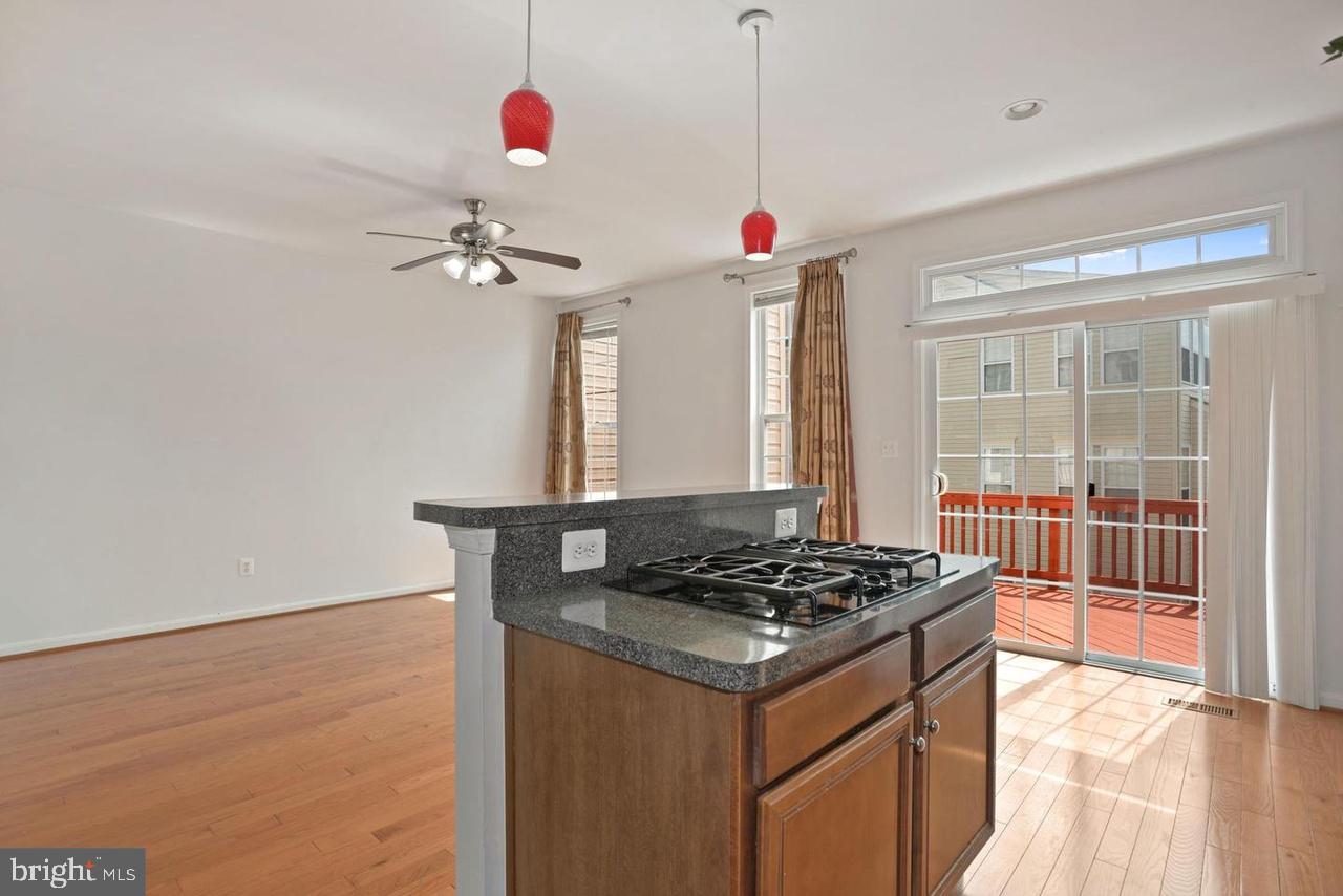 22052 Dilworth Sq Property Photo 12