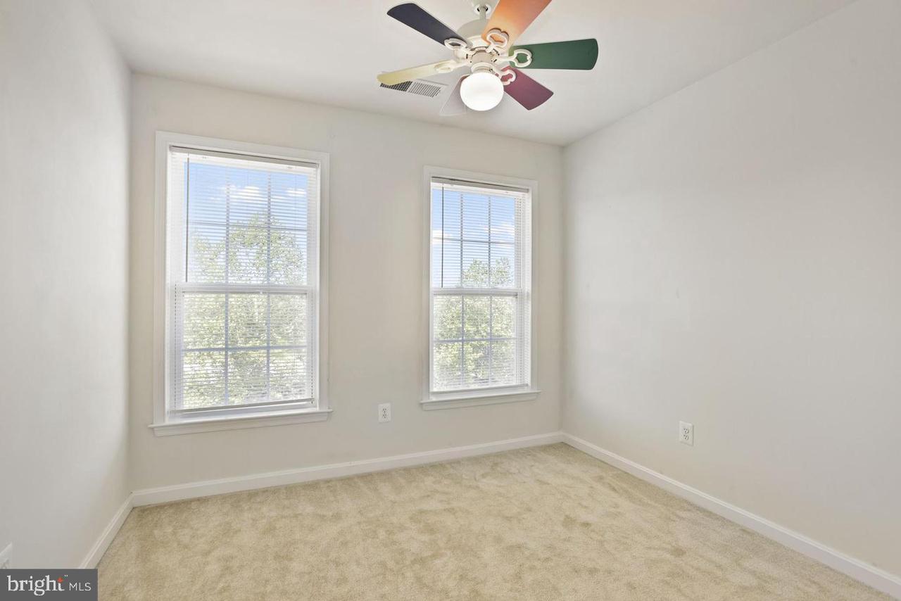 22052 Dilworth Sq Property Photo 21